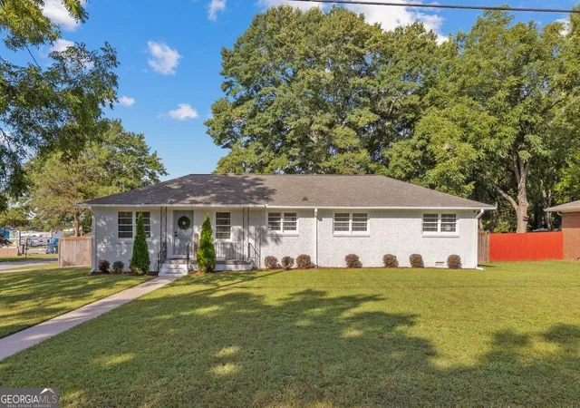 Photo 1 of Single family home for sale at 132 Clifford St, Loganville, GA 30052 | MLS# 10856711 | Listing updated on 2026-10-28