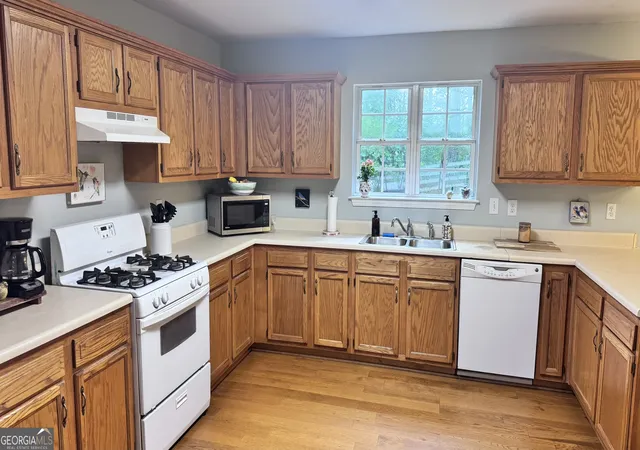Photo 3 of Single family home for sale at 4995 Meadow Overlook, Cumming, GA 30040 | MLS# 10813231 | Listing updated on 2026-10-20