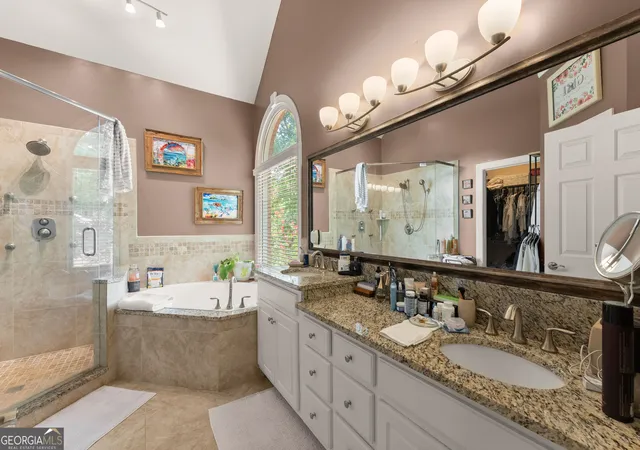 Photo 4 of Single family home for sale at 5022 Oak Farm Way, Flowery Branch, GA 30542 | MLS# 10818242 | Listing updated on 2026-09-16