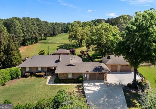 Homes for sale in Kingston, GA | 1132 Euharlee Rd, Kingston, GA 30145 | MLS# 10740336