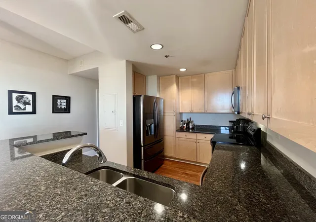 Listing Photo 4 - Condo for sale in building located at 285 Centennial Olympic Park Dr Nw, Atlanta, GA 30313 - Unit #1104
