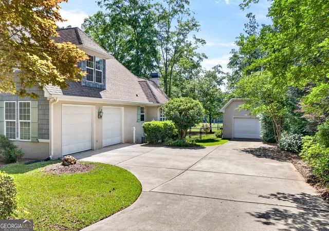 Homes for sale in Barnesville, GA | 117 Big Oak Dr, Barnesville, GA 30204 | MLS# 10764402