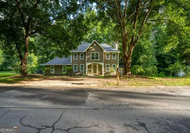 Photo 3 of Single family home for sale at 4121 Willow Walk Sw, Lilburn, GA 30047 | MLS# 10794555 | Listing updated on 2026-09-11