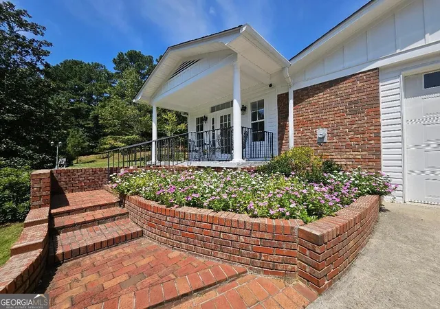 Photo 2 of Single family home for sale at 2815 Old Dalton Ne Rd, Rome, GA 30165 | MLS# 10834457 | Listing updated on 2026-09-10