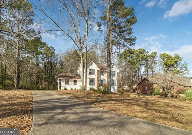 Photo 3 of Single family home for sale at 2119 Tudor Castle Way, Decatur, GA 30035 | MLS# 10823009 | Listing updated on 2026-10-13