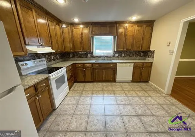 3rd image of 4204 Bridle Trl, Valdosta, GA 31605 | MLS# 10792061