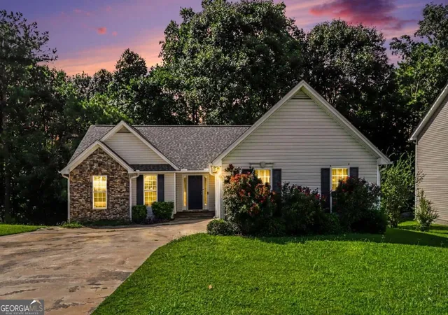 1st image of 4925 Sunny Ridge Ct, Flowery Branch, GA 30542 | MLS# 10829526