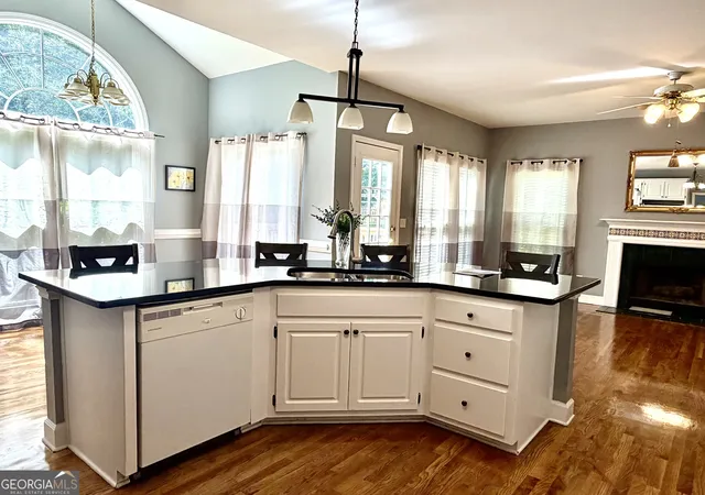 Photo 4 of Sale Pending at 550 Mcgarity Dr, Mcdonough, GA 30252 | MLS# 10812213 | Listing updated on 2026-09-15
