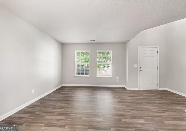Photo 4 of Single family home for sale at 2020 Sweet Bay Dr, Villa Rica, GA 30180 | MLS# 10828217 | Listing updated on 2026-09-29
