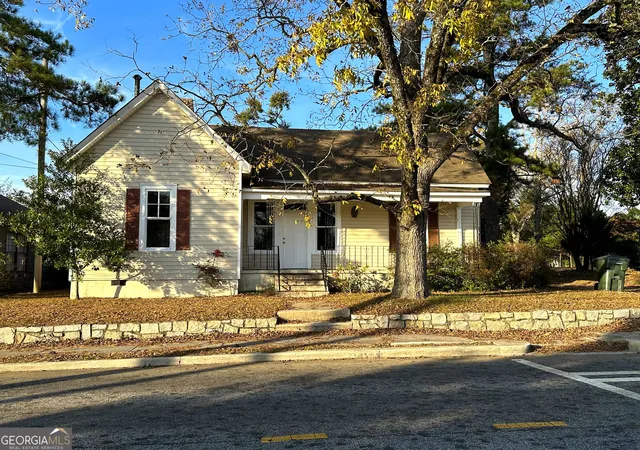 1st image of 1007 Peek St Nw, Conyers, GA 30012 | MLS# 10757416