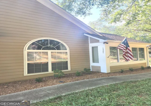 Photo 3 of Sale Pending at 1906 Kolb Farm, Marietta, GA 30008 | MLS# 10605769 | Listing updated on 2026-08-31