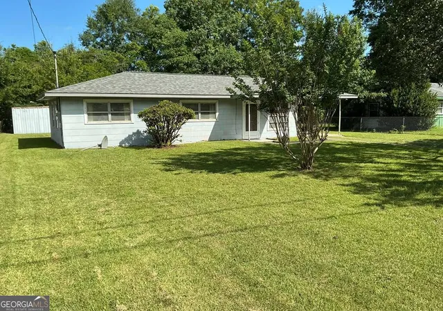 2nd image of 108 Sunset Dr, Eufaula, AL 36027 | MLS# 10709999
