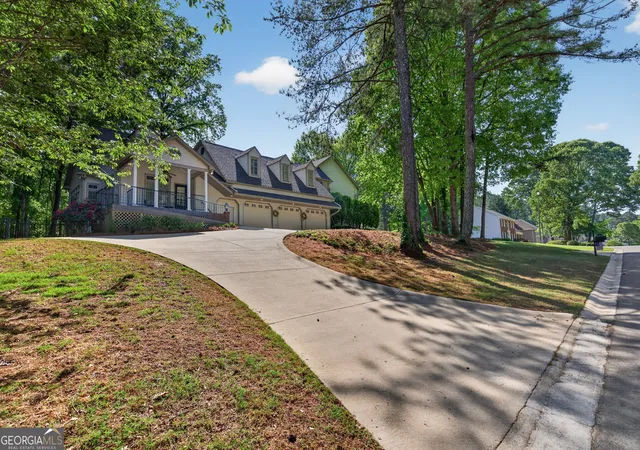 Photo 4 of Single family home for sale at 101 Colonnade Dr, Peachtree City, GA 30269 | MLS# 10734547 | Listing updated on 2026-07-24