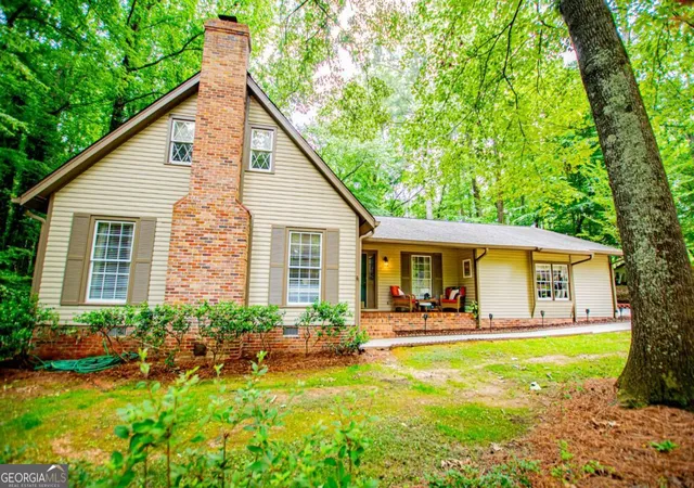 3rd image of 100 Camp Dr, Carrollton, GA 30117 | MLS# 10778450