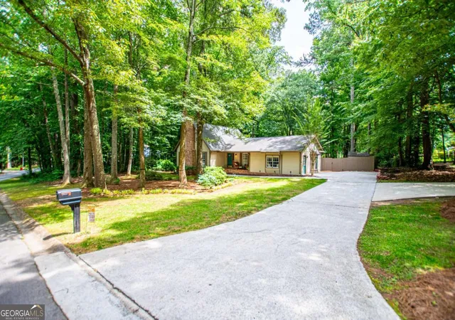 5th image of 100 Camp Dr, Carrollton, GA 30117 | MLS# 10778450