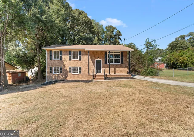Photo 1 of Sale Pending at 106 Woodridge Dr, Warner Robins, GA 31088 | MLS# 10866471 | Listing updated on 2026-10-27