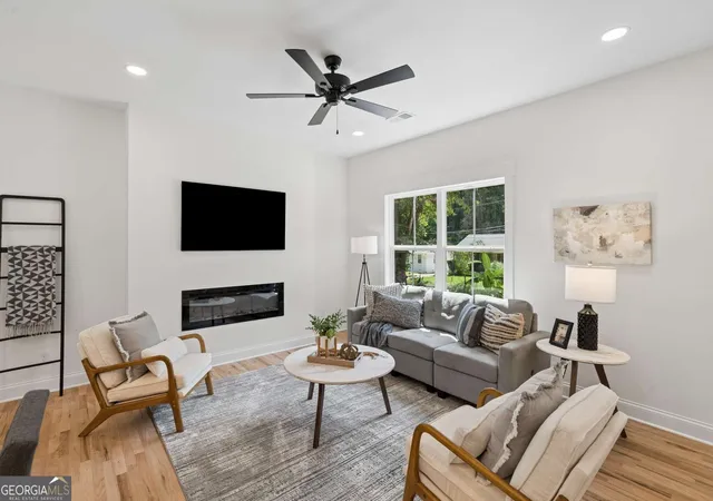 Photo 2 of Single family home for sale at 544 Westmeath Dr Sw, Atlanta, GA 30310 | MLS# 10835034 | Listing updated on 2026-09-11