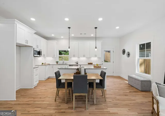 Photo 3 of Single family home for sale at 544 Westmeath Dr Sw, Atlanta, GA 30310 | MLS# 10835034 | Listing updated on 2026-09-11