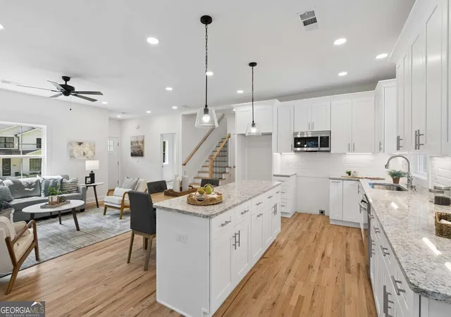 Photo 3 of Single family home for sale at 544 Westmeath Dr Sw, Atlanta, GA 30310 | MLS# 10835034 | Listing updated on 2026-09-27