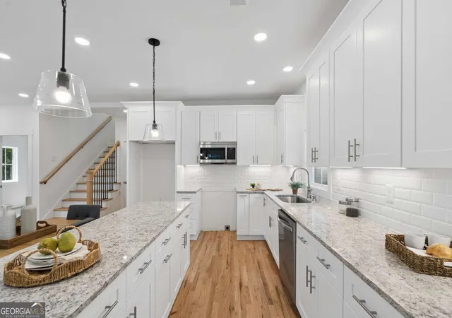 Photo 4 of Single family home for sale at 544 Westmeath Dr Sw, Atlanta, GA 30310 | MLS# 10835034 | Listing updated on 2026-09-27