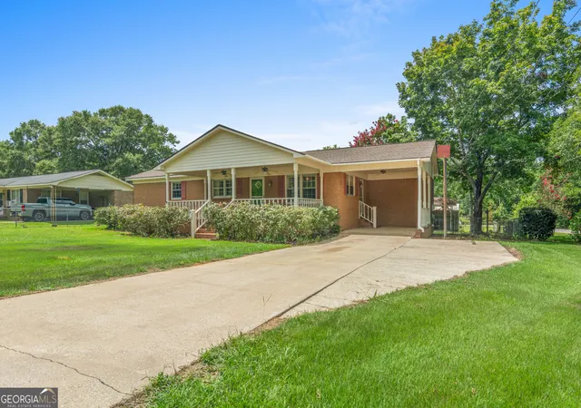 4th image of 827 Betty St, Sandersville, GA 31082 | MLS# 10824897