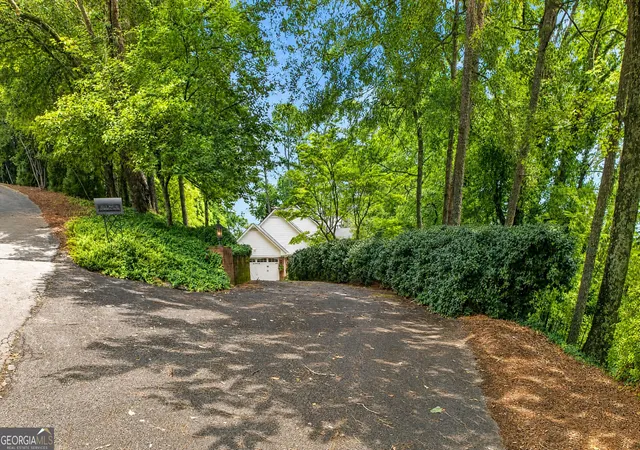 Photo 3 of Single family home for sale at 15 Lenox Circle Se, Rome, GA 30161 | MLS# 10759262 | Listing updated on 2026-08-27