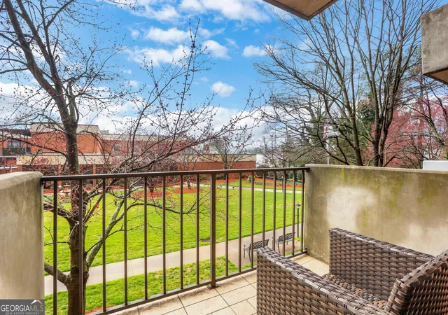 Listing Photo 2 - Condo for sale in building located at 300 Johnson Fry Rd Ne, Atlanta, GA 30328 - Unit #B206
