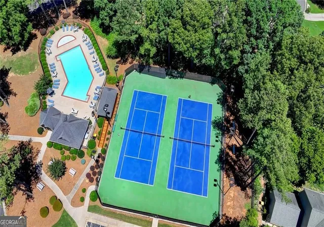 Photo 23 of Single family home for sale at 420 Dunhill View Ct, Alpharetta, GA 30005 | MLS# 10825117 | Listing updated on 2026-10-22