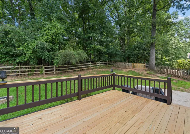 Photo 2 of Single family home for sale at 420 Dunhill View Ct, Alpharetta, GA 30005 | MLS# 10825117 | Listing updated on 2026-09-06