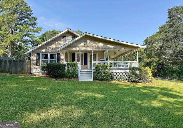 Photo 1 of Sale Pending at 923 Youngs Mill Rd, Lagrange, GA 30241 | MLS# 10835634 | Listing updated on 2026-09-05