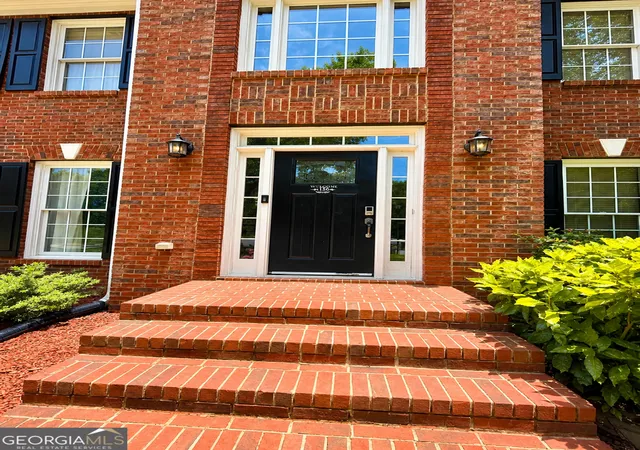 Photo 3 of Single family home for sale at 1156 Maple Crk Ridge, Loganville, GA 30052 | MLS# 10808934 | Listing updated on 2026-09-21