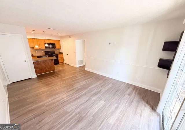 Photo 3 of Condo for sale at 3175 Seven Pines Ct #204, Atlanta, GA 30339 | MLS# 10818535 | Listing updated on 2026-09-27