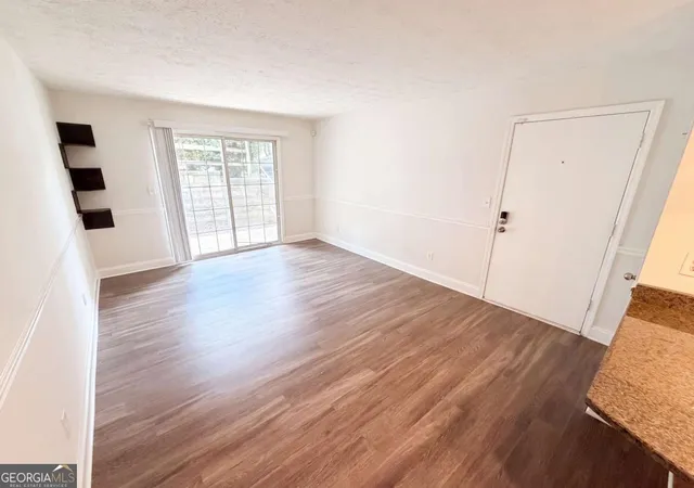 Photo 4 of Condo for sale at 3175 Seven Pines Ct #204, Atlanta, GA 30339 | MLS# 10818535 | Listing updated on 2026-09-27