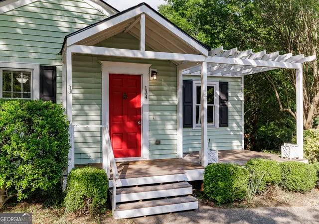 Photo 2 of Single family home for sale at 134 Westover Dr, Athens, GA 30606 | MLS# 10738335 | Listing updated on 2026-10-04
