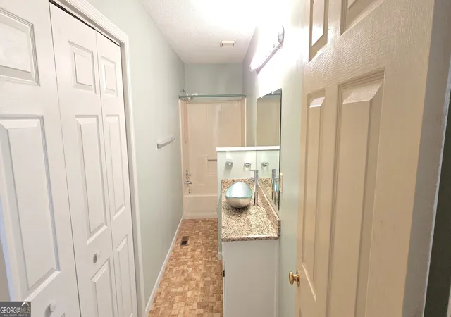 Photo 3 of Single family home for sale at 4032 Winding Way Ct, Macon, GA 31204 | MLS# 10799762 | Listing updated on 2026-08-28