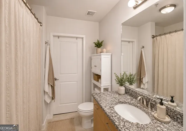 Photo 4 of Condo for sale at 250 Pharr Rd NE #804, Atlanta, GA 30305 | MLS# 10723235 | Listing updated on 2026-09-30