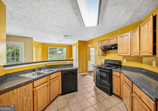 2nd image of 2083 Dylan Ct, Ellenwood, GA 30294 | MLS# 10814394