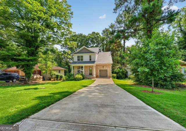 Photo 3 of Single family home for sale at 2126 Seavey Dr, Decatur, GA 30032 | MLS# 10823667 | Listing updated on 2026-10-08