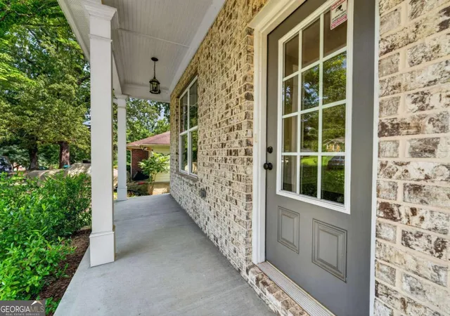 Photo 4 of Single family home for sale at 2126 Seavey Dr, Decatur, GA 30032 | MLS# 10823667 | Listing updated on 2026-10-08