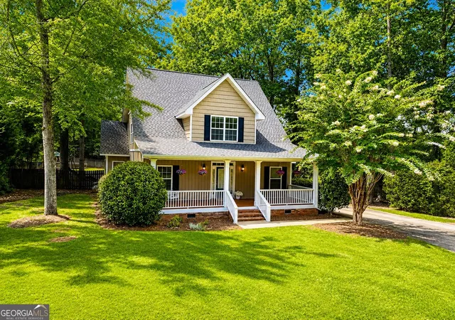 Photo 3 of Single family home for sale at 150 W Lakeview Dr Ne, Milledgeville, GA 31061 | MLS# 10825360 | Listing updated on 2026-09-12