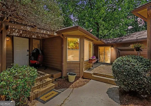 Photo 2 of Townhouse for sale at 535 Putters Ct, Johns Creek, GA 30022 | MLS# 10809491 | Listing updated on 2026-09-04