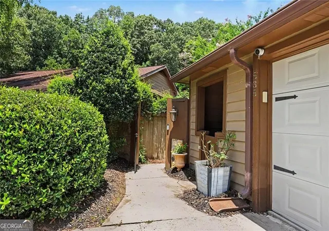 Photo 3 of Townhouse for sale at 535 Putters Ct, Johns Creek, GA 30022 | MLS# 10809491 | Listing updated on 2026-09-04
