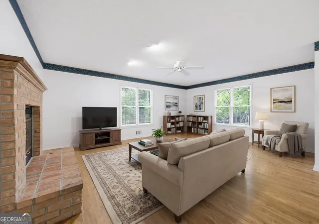 Photo 3 of Single family home for sale at 3655 Southlake Cir, Cumming, GA 30041 | MLS# 10829667 | Listing updated on 2026-10-24