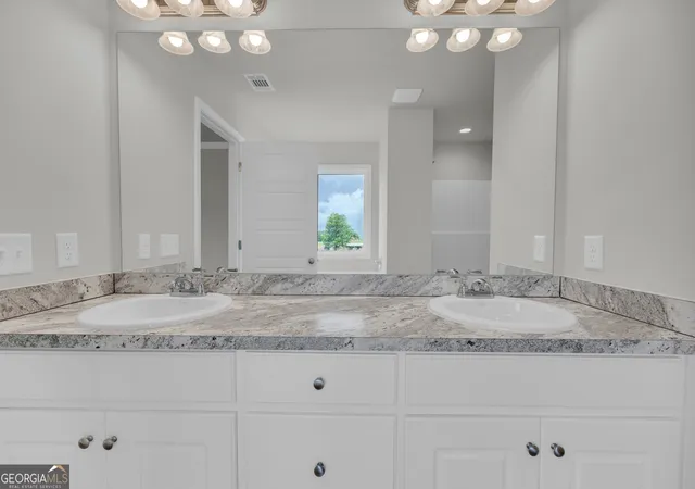 4th image of 67 Sewell Rd, Lavonia, GA 30553 | MLS# 10772035