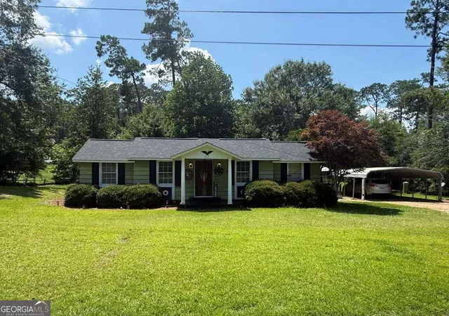 2nd image of 37 Lake Say Hi Dr, Tifton, GA 31794 | MLS# 10797709
