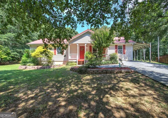 Photo 3 of Sale Pending at 14 Bradford Ct Sw, Cartersville, GA 30120 | MLS# 10824379 | Listing updated on 2026-09-09