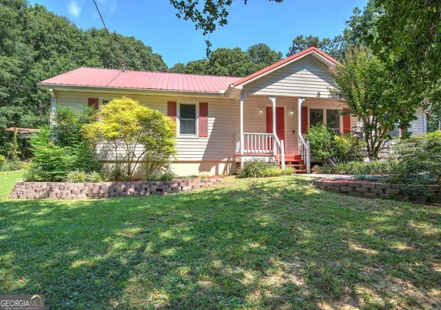 Photo 4 of Sale Pending at 14 Bradford Ct Sw, Cartersville, GA 30120 | MLS# 10824379 | Listing updated on 2026-09-09
