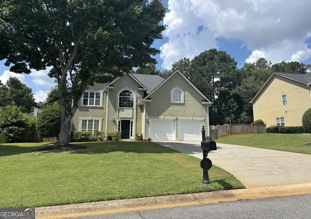 Photo 2 of Sale Pending at 3210 Glen Glade Wy, Cumming, GA 30041 | MLS# 10835494 | Listing updated on 2026-09-14