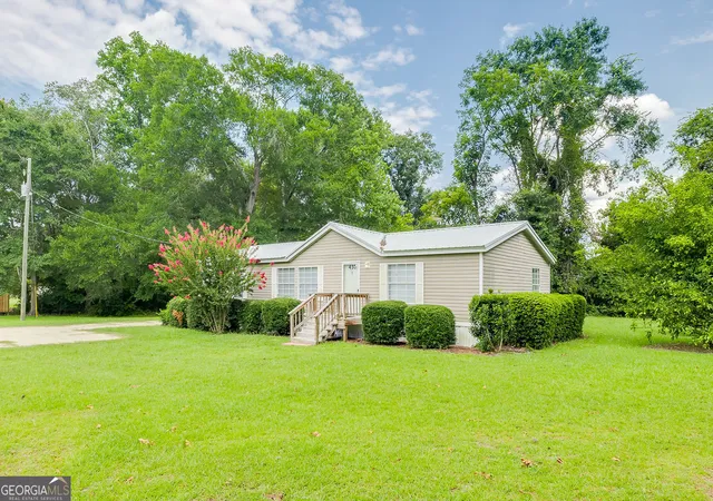 2nd image of 437 Burkhalter Cir, Claxton, GA 30417 | MLS# 10818057