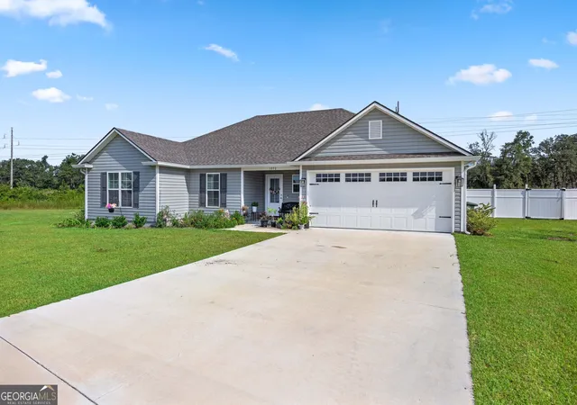 Photo 2 of Sale Pending at 1050 Mary Nell Ct, Valdosta, GA 31601 | MLS# 10831436 | Listing updated on 2026-09-08